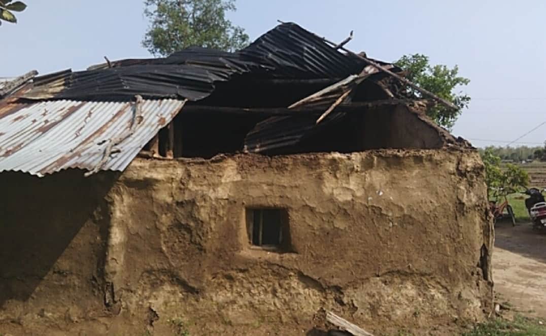 Thunderstorm and heavy rain killed a labour in uttarakhand