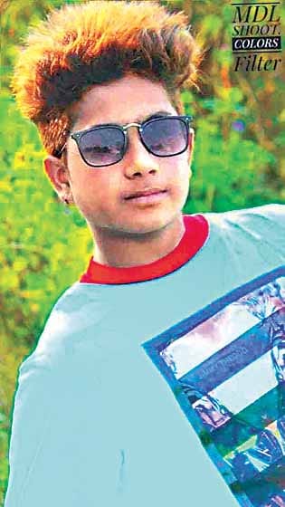 electric pole broke,young died 