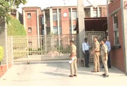sample taken from the food from step by step school has failed in noida