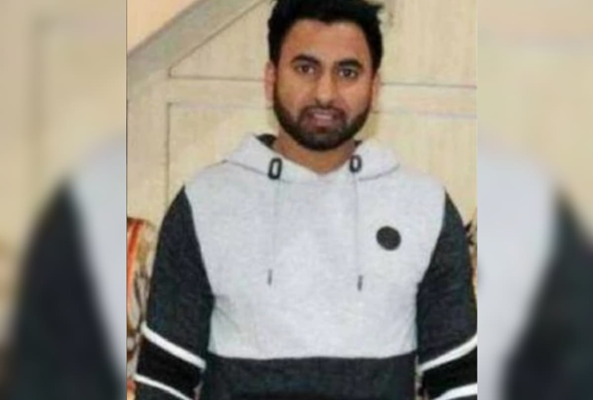 husband tied wife in his factory to get dowry from her family in noida