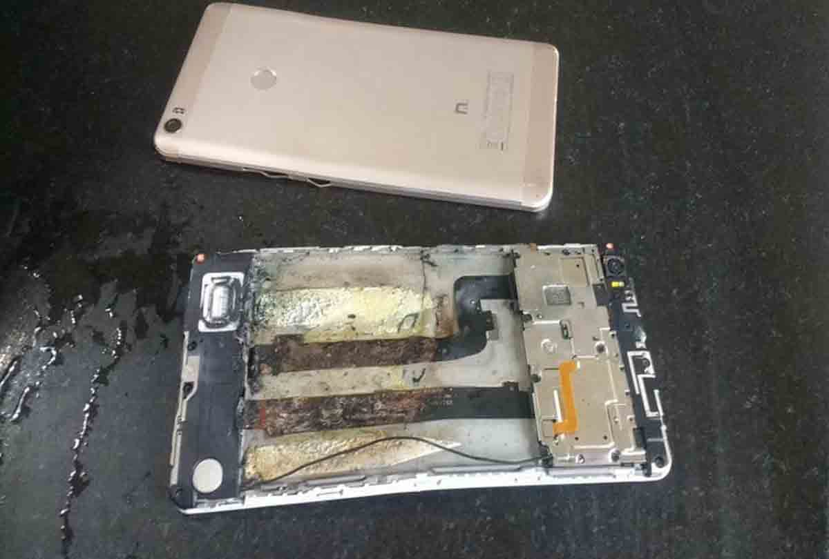 mobile Explosions at Hallet hospital in Kanpur  