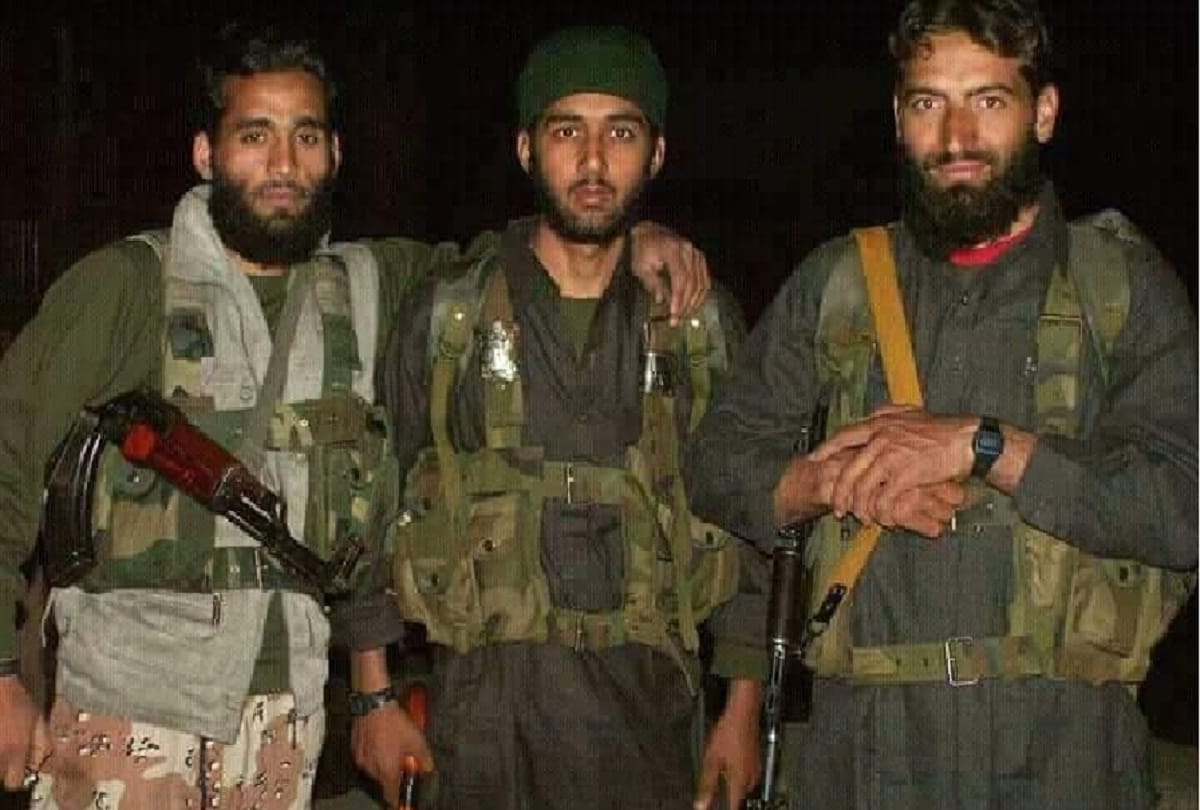 Jaish e Mohammed militants photo viral, four youths arrested they want become terrorists