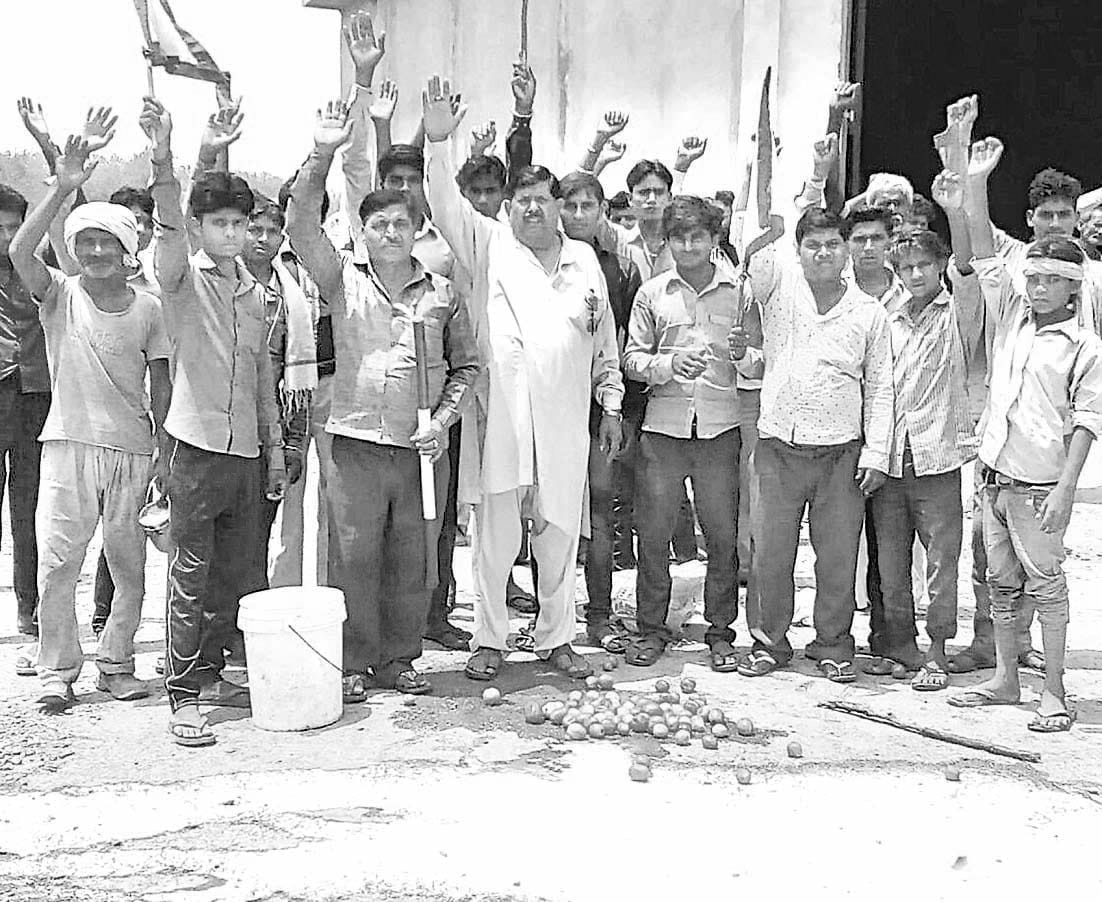 protest of farmers in sahbad
