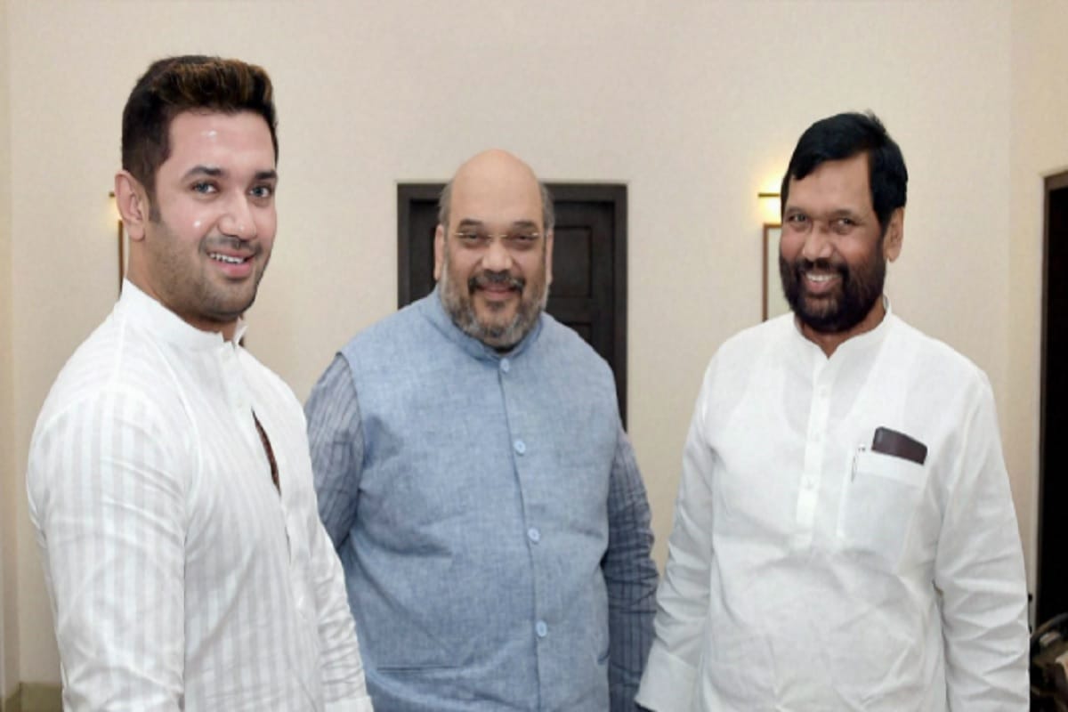 sc st Act: Union Minister Ram Vilas Paswan meets Amit Shah
