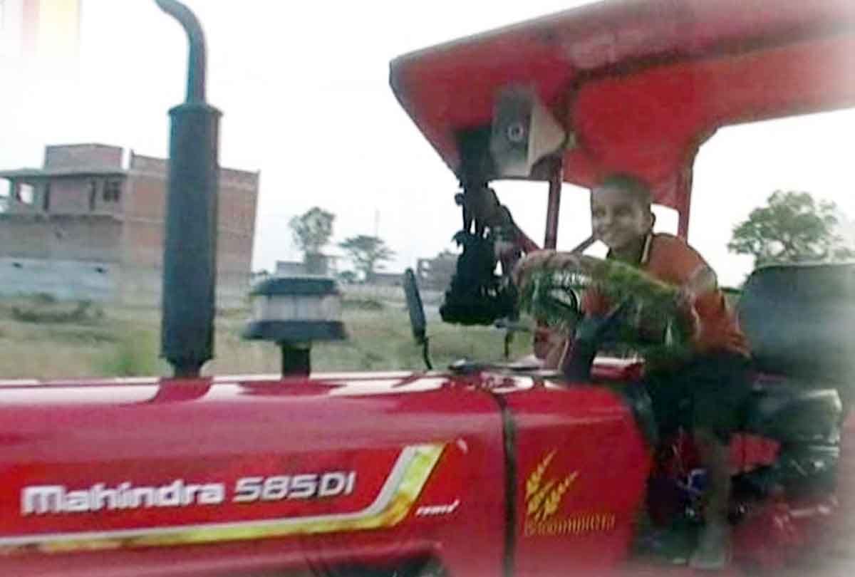 five years old child tractor driving story