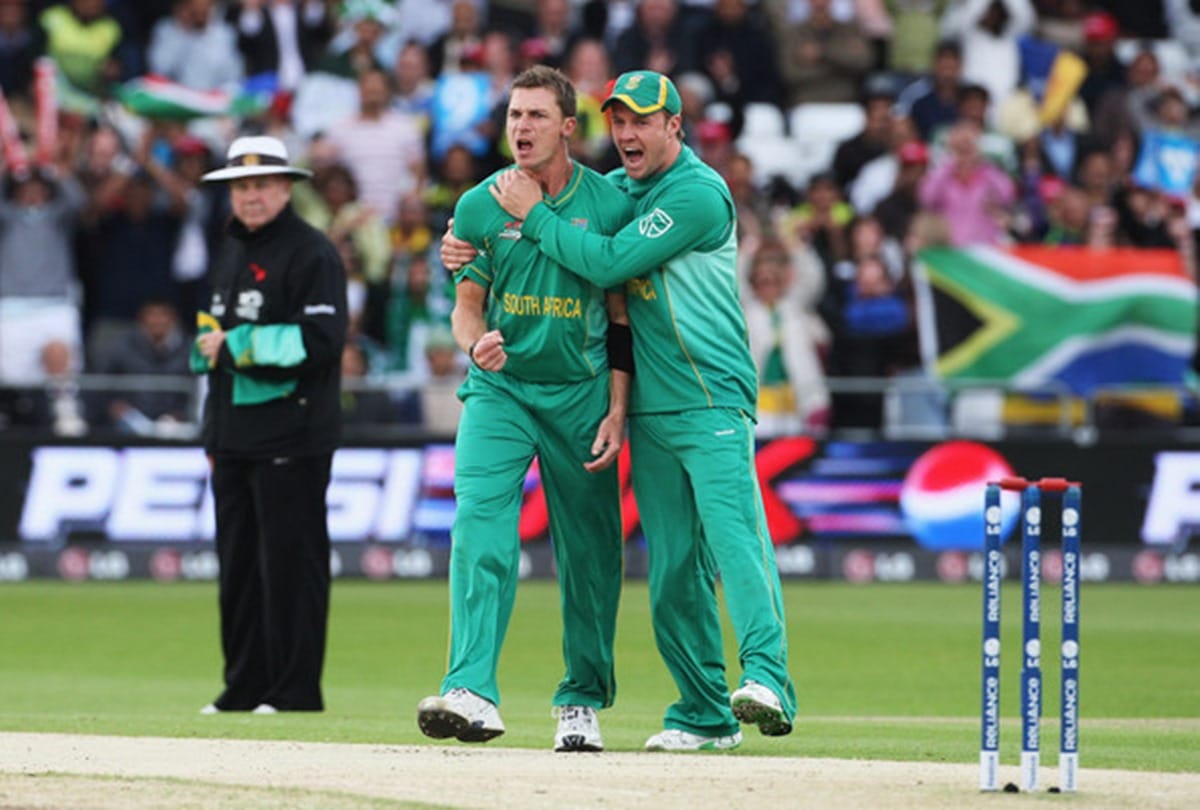 AB de Villiers almost fell down from stairs before smashing fastest ODI ton revealed Dale Steyn