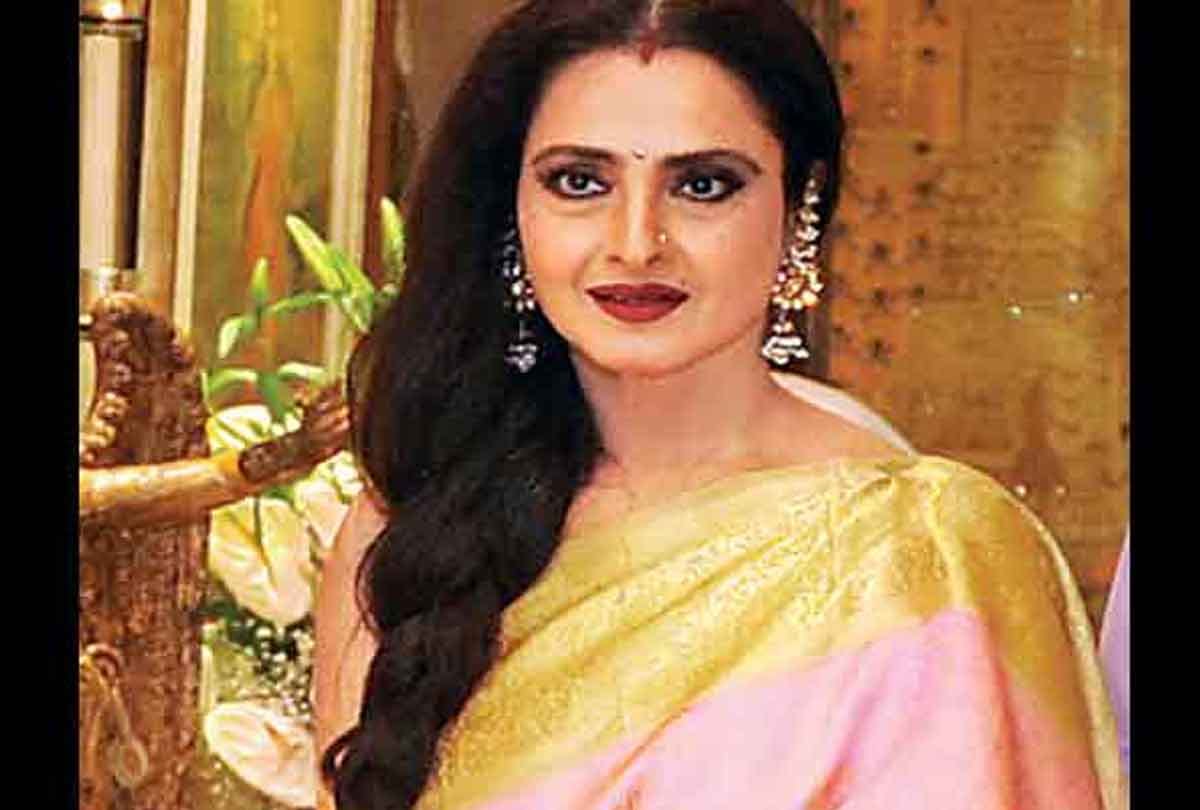 Actress rekha will set up Mammography machine in Cancer Institute