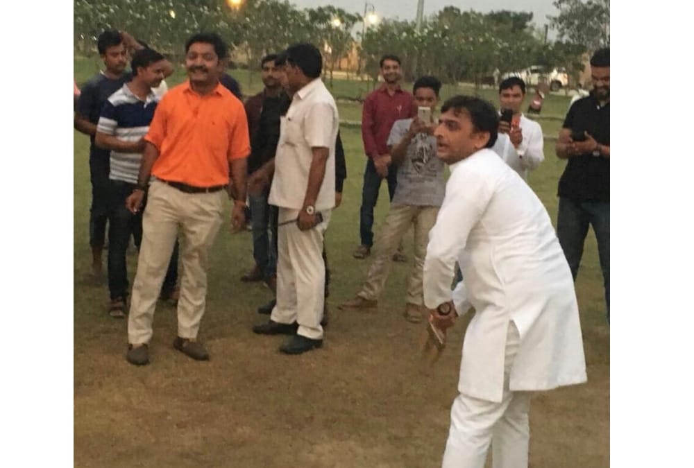  akhilesh yadav in janeshwar mishra park in lucknow.