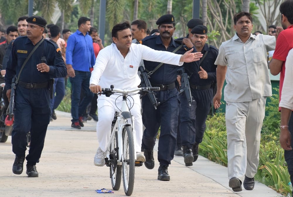 akhilesh yadav to start cycle yatra.