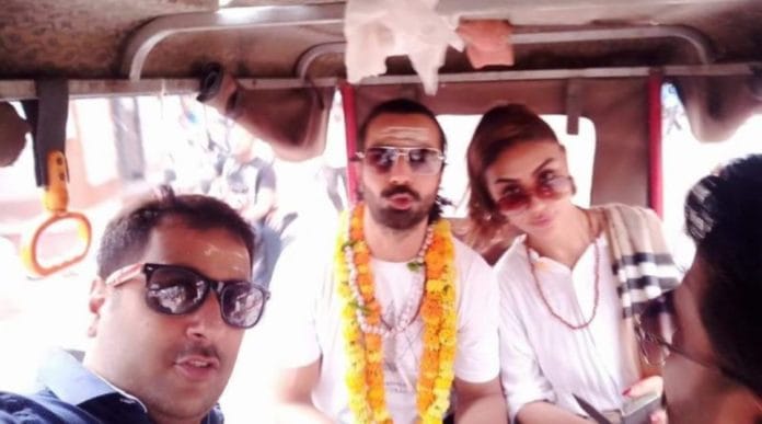 Actress Mahek Chahal and ashmit patel enjoyed in varanasi