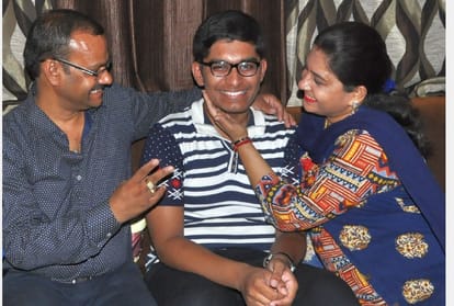 neet result 2018 agra's shikhar bansal is UP topper