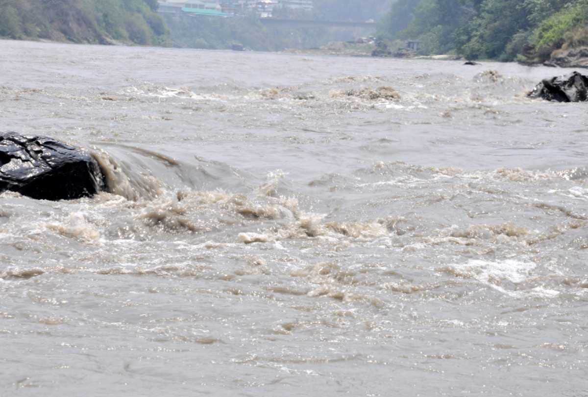 uttarakhand high court order on gomukh debris removal people in terror of disaster