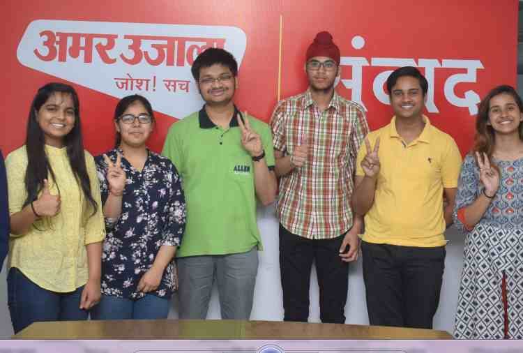 chandigarh amar ujala samwad, cbse toppers told success tips to crack exam