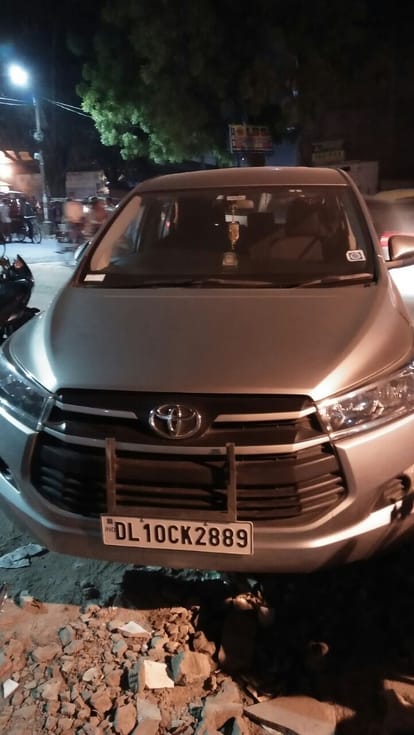police has arrested a fake ias officer in agra