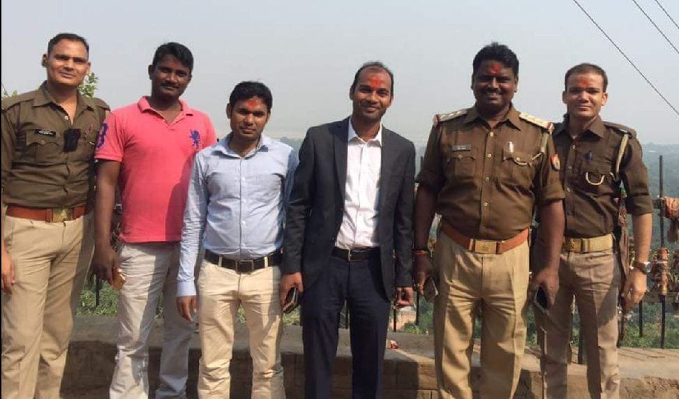 Police arrest fake IAS officer before engagement in agra