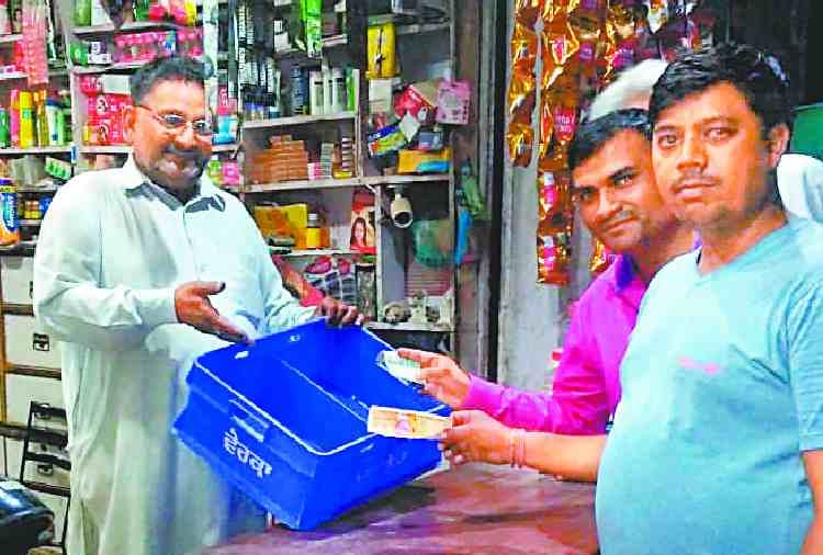 10 days farmers protest side effect in chandigarh, milk crisis