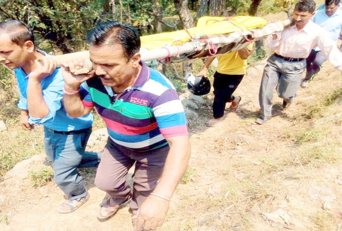 villagers in nurpur facing big problem due to non availability of road connectivity