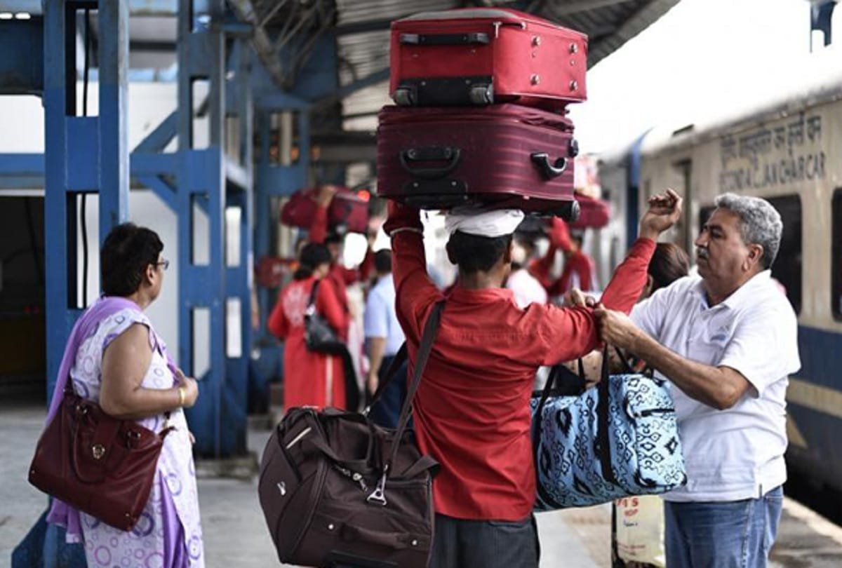 Now on the rail journey, there will be fines on keeping more luggage