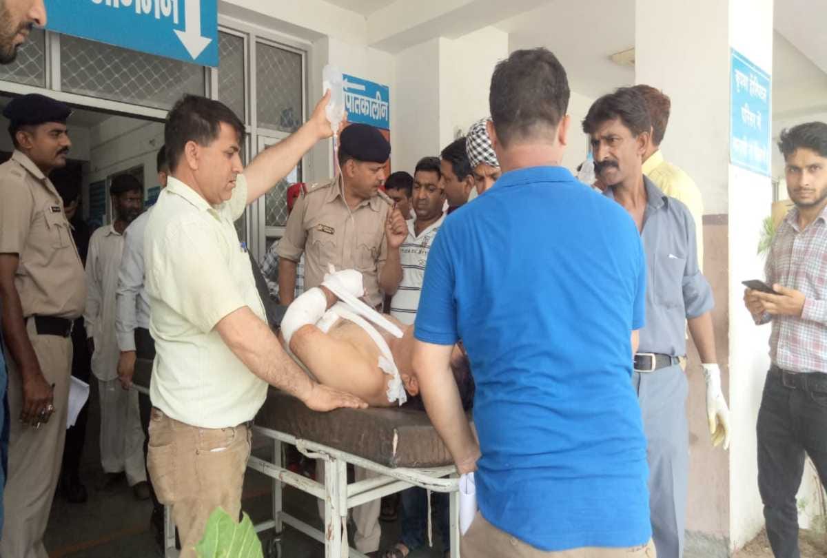student attacked with a sharp weapon on his teacher at paonta sahib