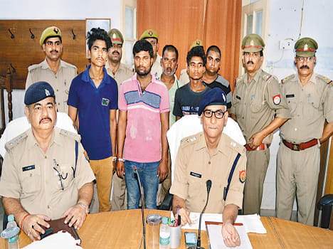5 smuggler arrested with 2.5crore rupees ganja