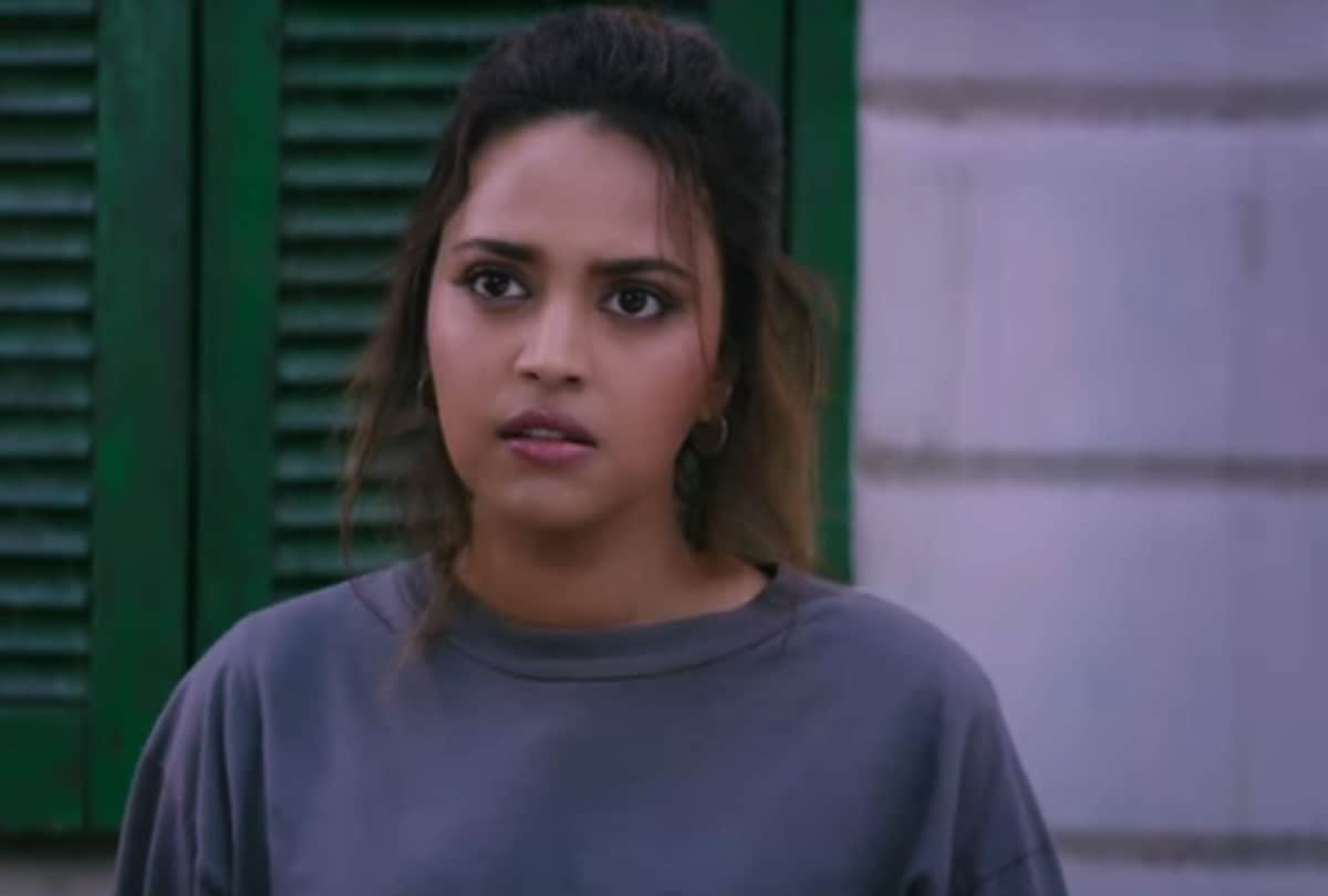 swara bhaskar takes on pragya thakur comments hemant karkare