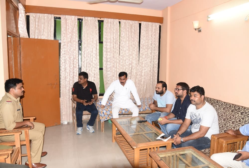 theft in BJP MLA's flat in lucknow.