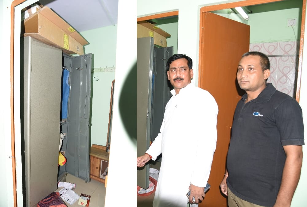 theft in BJP MLA's flat in lucknow.