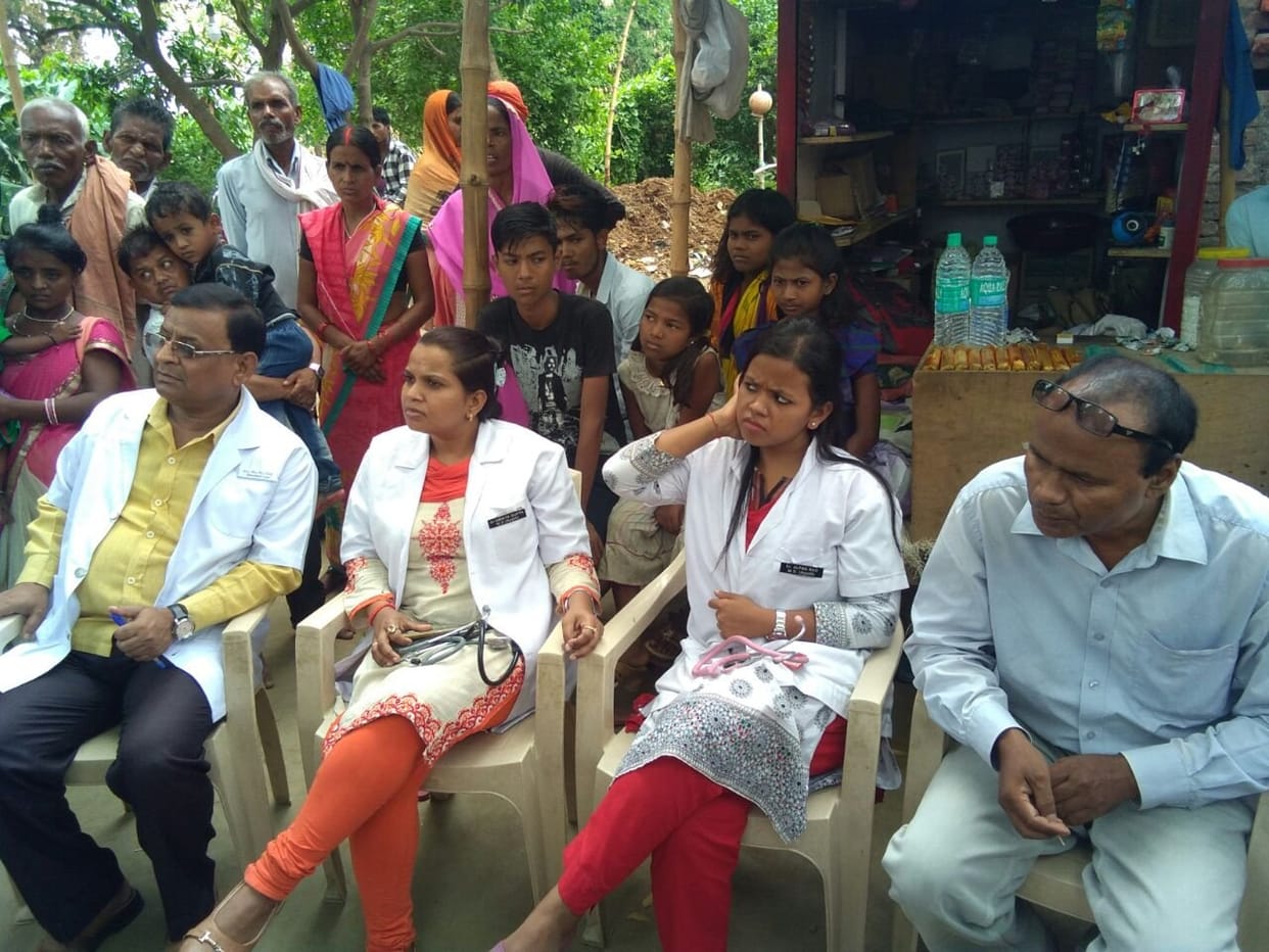 पुरवा पहुंची स्वास्थ्य विभाग की टीम