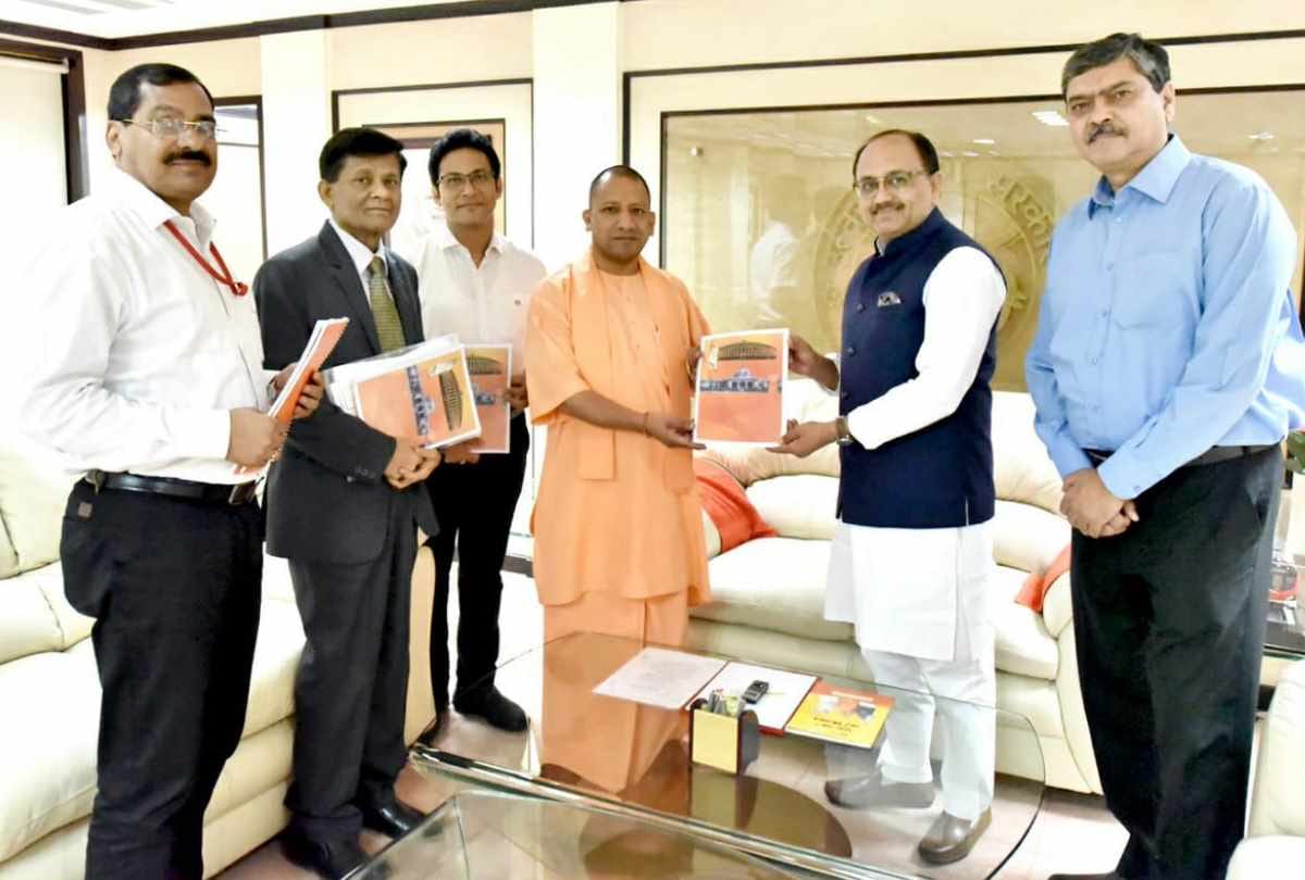 siddharthnath singh submitted his report to m yogi on single voter list for all election