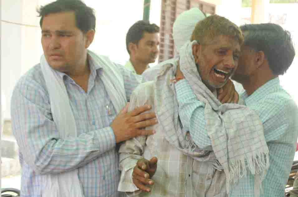 Tragic! | Canter's heavy collision with pickup van on KGP, killing seven people