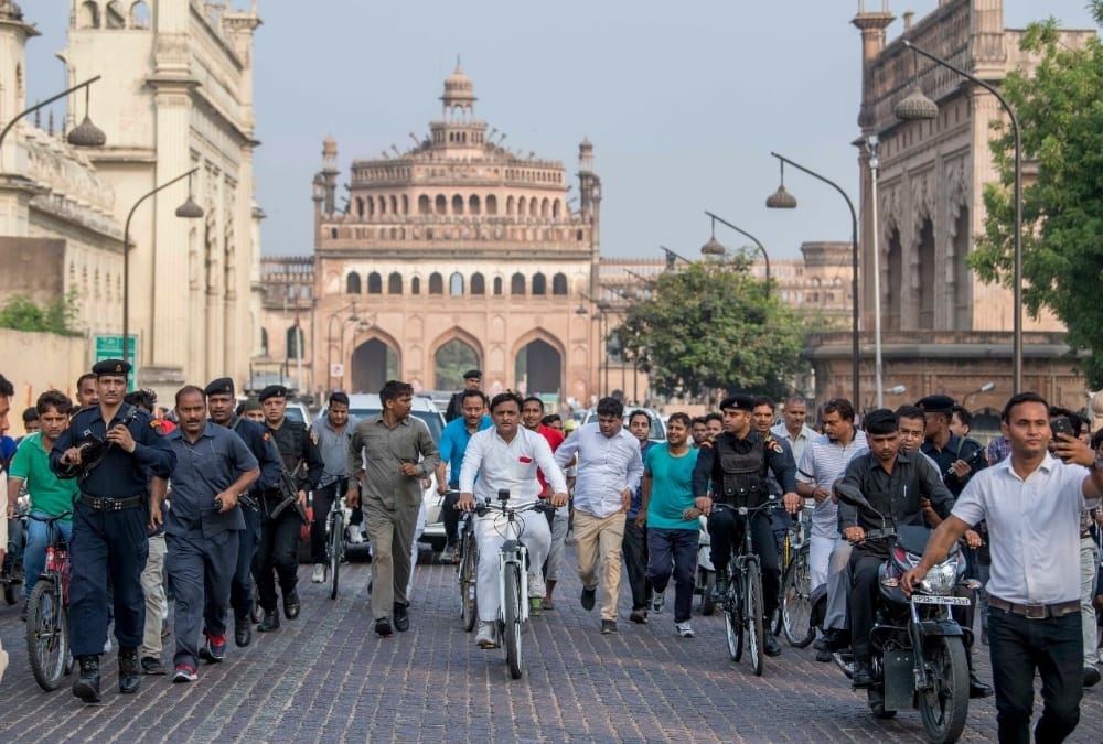 EX cm Akhilesh yadav ending cycle yatra in Jantar Mantar today