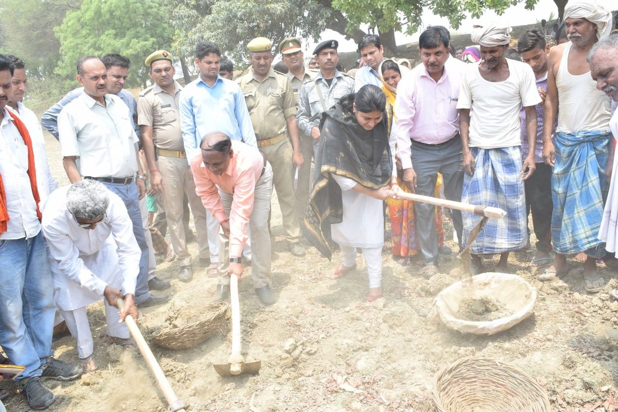 वर्षा जल के संचयन से दूर होगा जल संकट: अनुप्रिया
