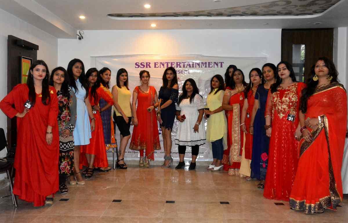Miss and mrs india audition organised in varanasi