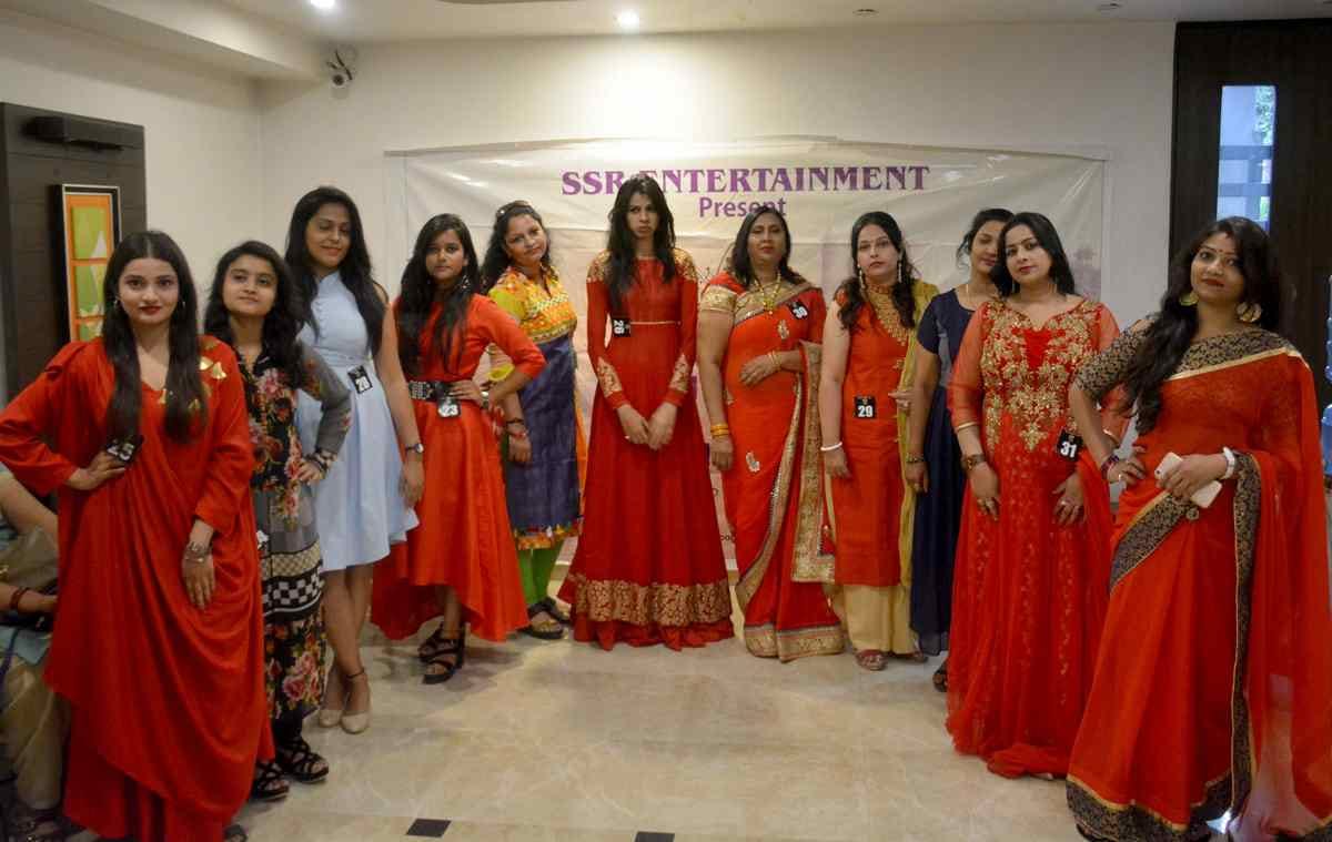 Miss and mrs india audition organised in varanasi