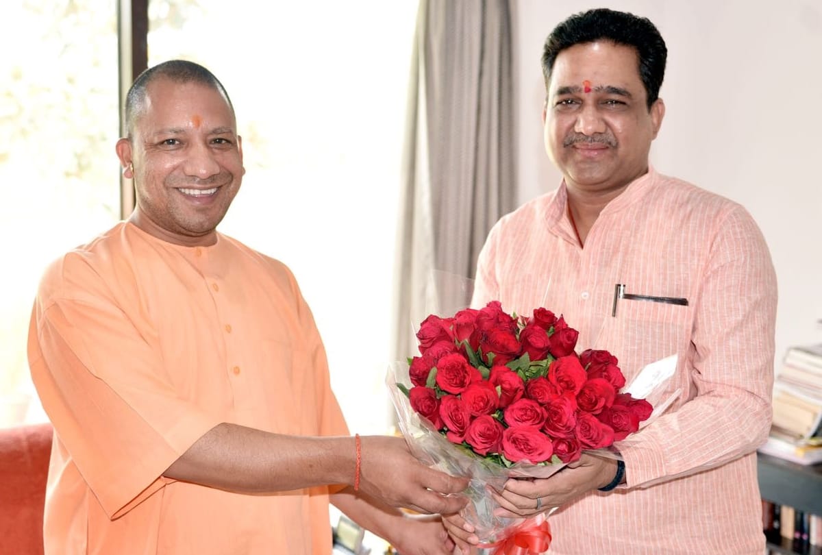 Prime Minister Narendra Modi greeted CM Yogi on birthday