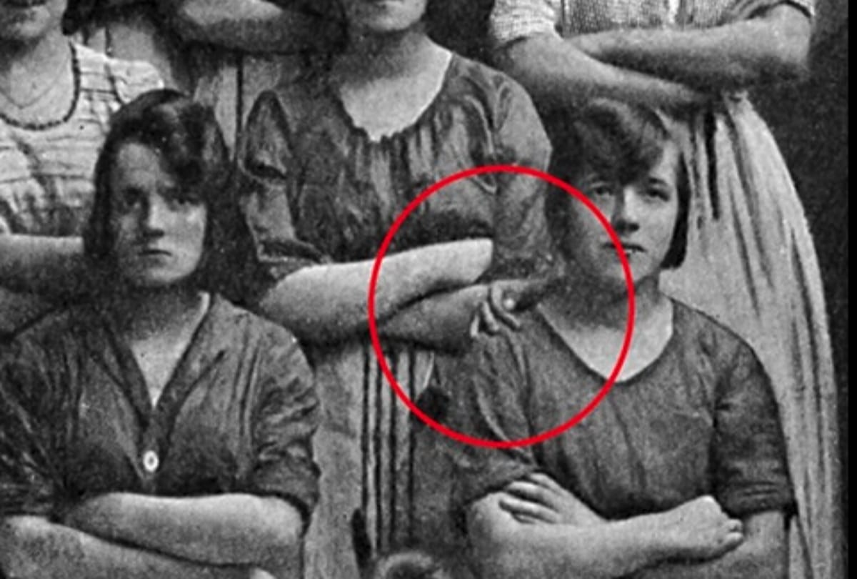 Ghost Spotted In 118 Year OLd Photo Of 15 Girls Outside Linen Mill in Ireland 