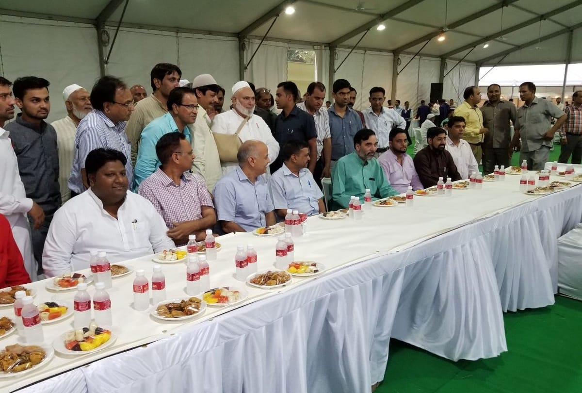 no one came in kejriwal iftar party despite he invite everyone