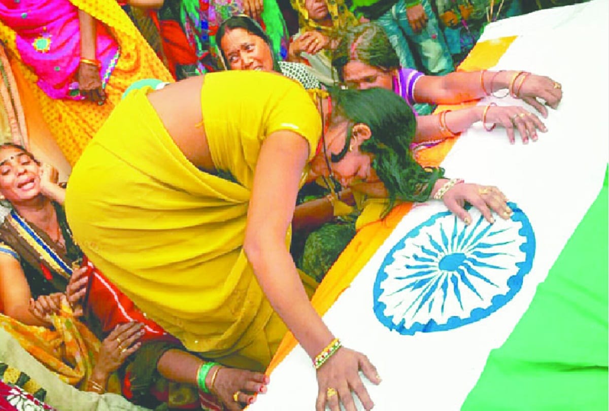 funeral of martyr Satyanarayan Yadav with state honor in Deoria, Uttar Pradesh
