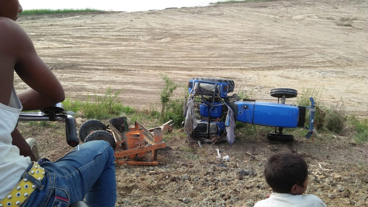 Reflex tractor during driver's death, driver's death