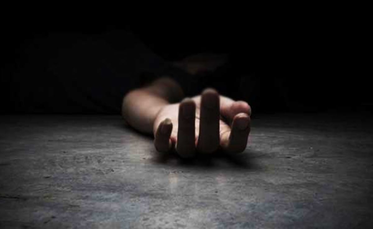 man stabbed his gay partner to death before ending his life by hanging at the shop