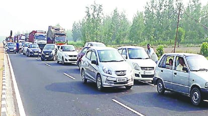 Road accident in Muzaffarnagar and Saharanpur, five killed, many injured