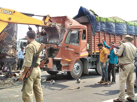  one killed, seven injured in accident