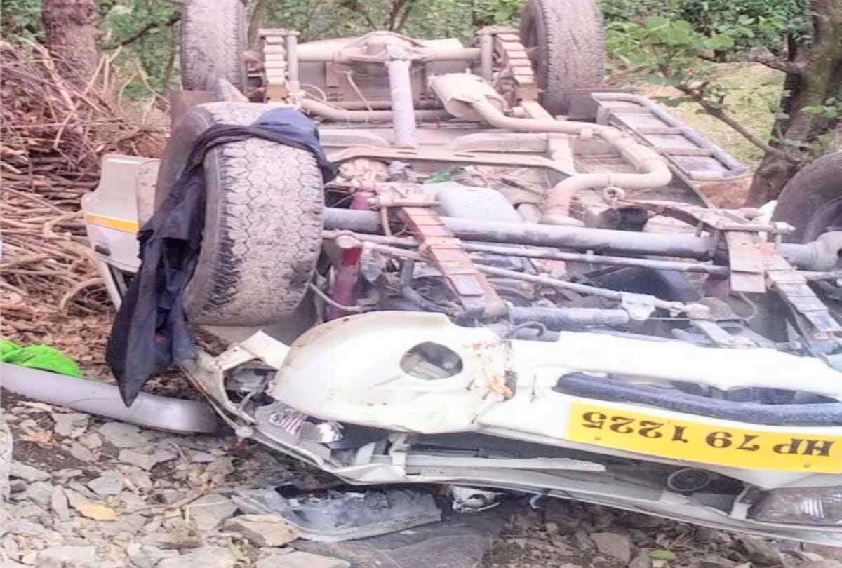 Bolero Camper fallen into the deep trench at sirmour