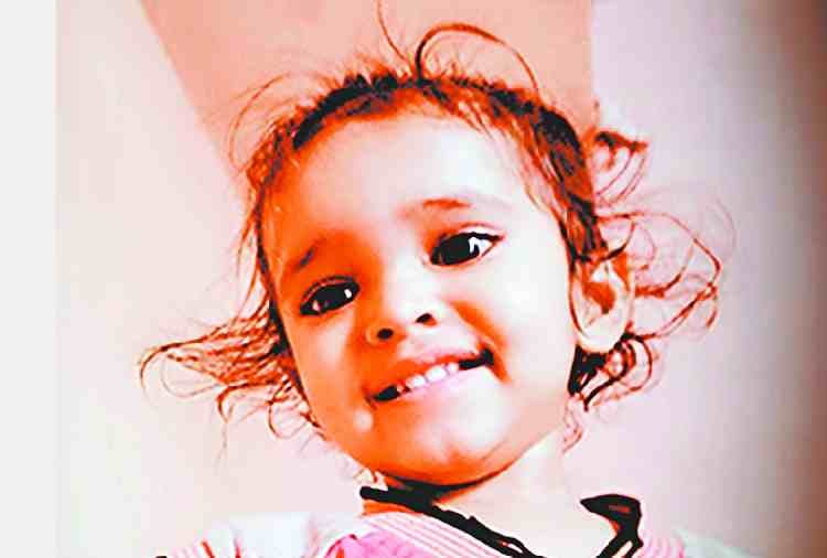 one yeard old child fell from grill, died on th spot in chandigarh