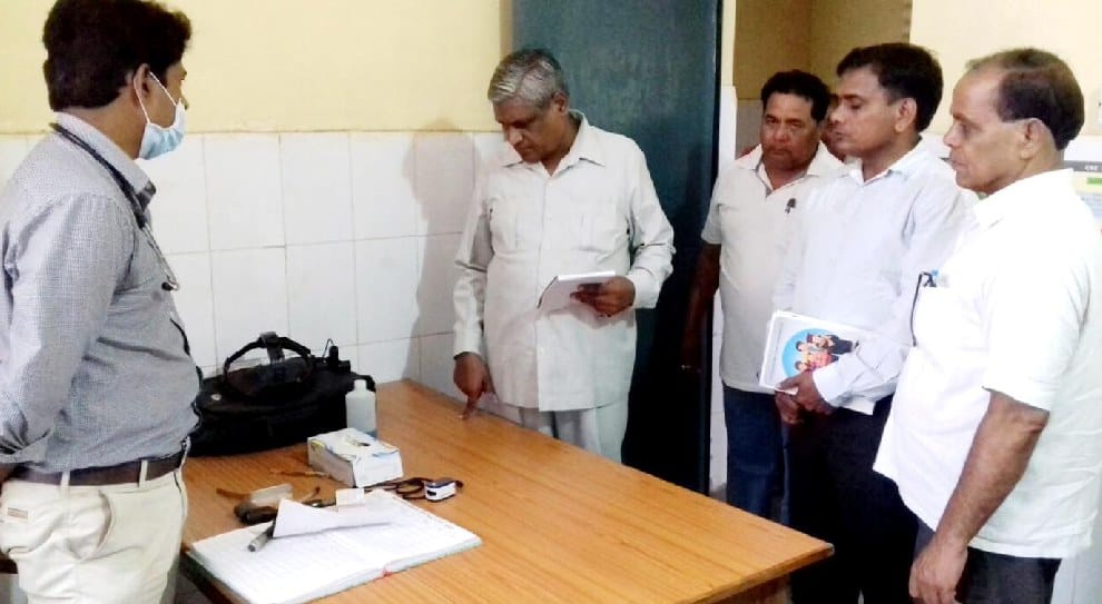 CMO raided Ujhani CHC