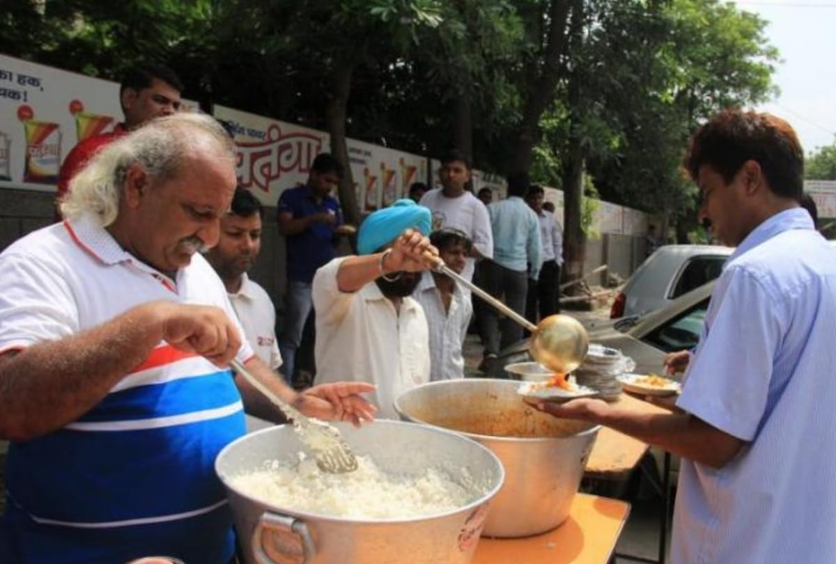 man start dadi ki rasoi full plate meal only five rupees in noida
