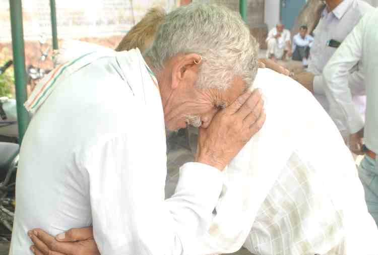 before daughter marriage, father brother and five relatives died in road accident