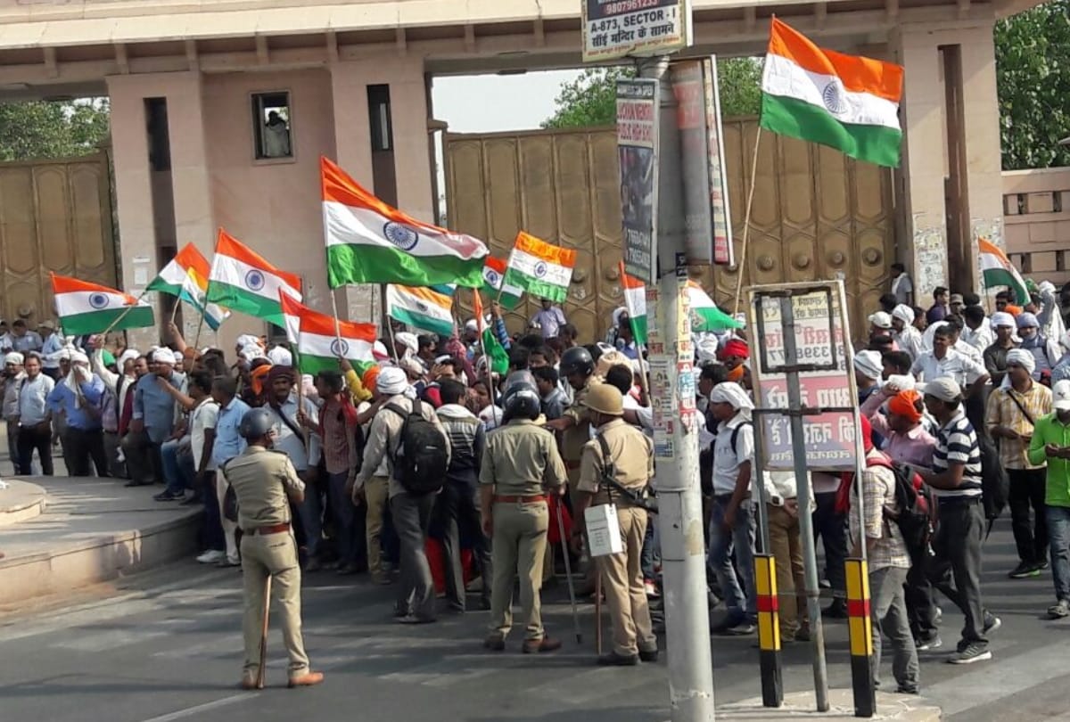 protest of TET holders in lucknow