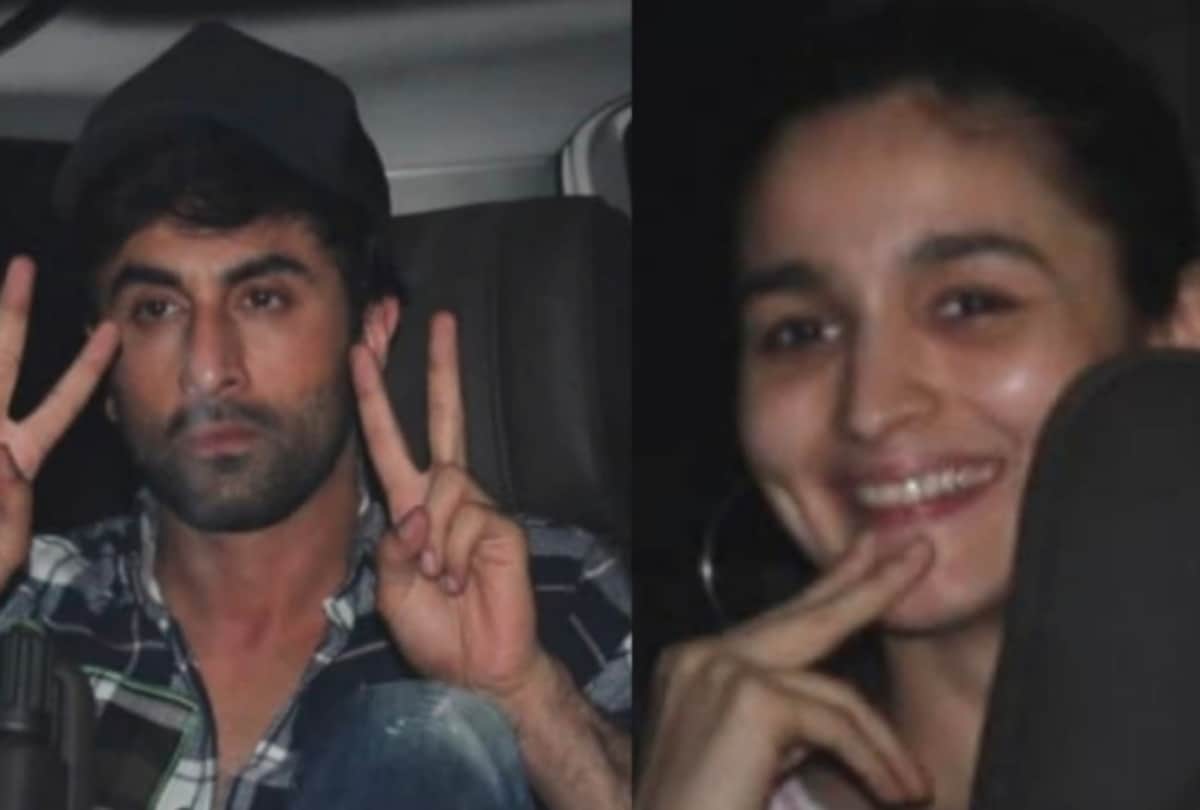 Lovebird Ranbir Kapoor and Alia Bhatt spotted late night outside Mehboob Studios