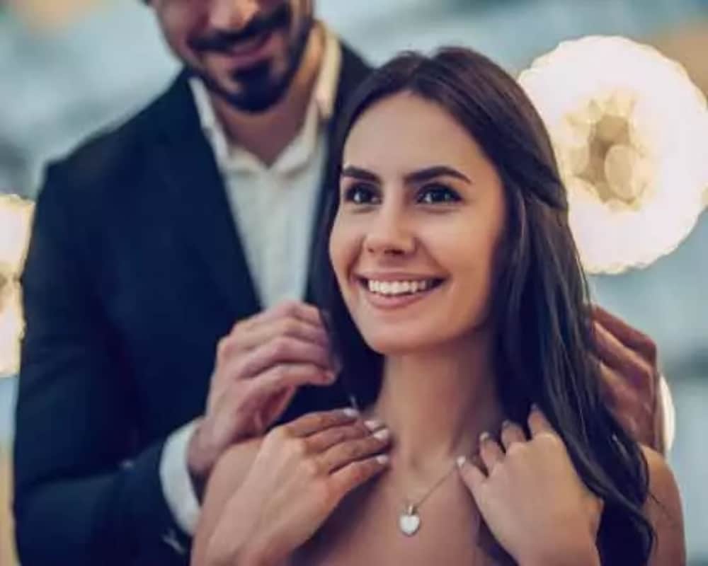 Bhai dooj 2018: Give this special gift to your sister on this bhai dooj